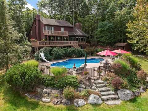 5 Surrey Street, Rock Hill, NY 12775