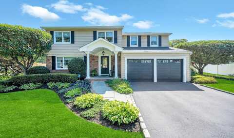 13 Garvey Drive, Hauppauge, NY 11788