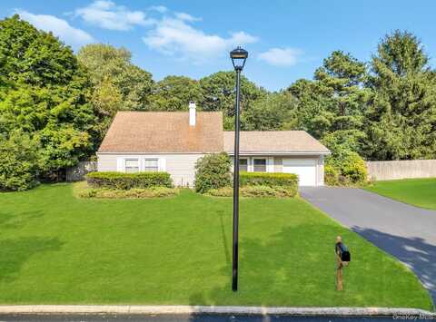 75 White Pine Way, Medford, NY 11763