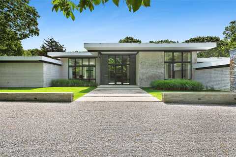 32 Neck Path, East Hampton, NY 11937