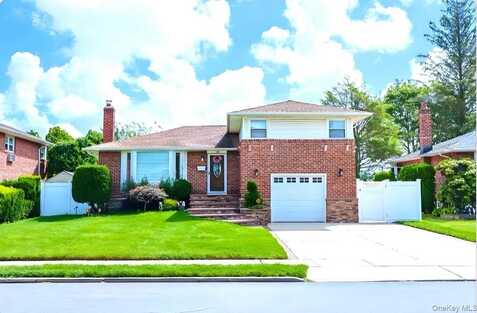104 Beverly Place, Levittown, NY 11756
