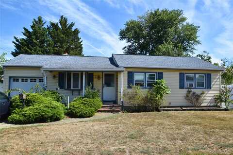 77 Lloyd Avenue, North Babylon, NY 11703