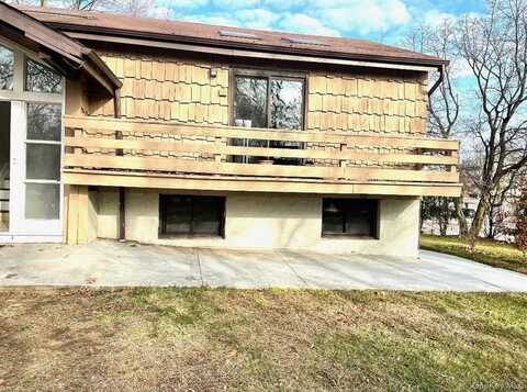 7 Bayview Avenue, Great Neck, NY 11021