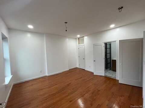 189 Gate Avenue, Brooklyn, NY 11238