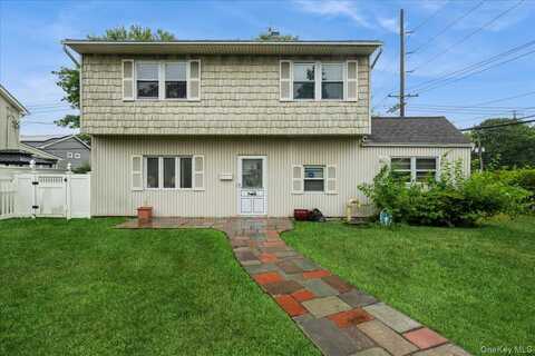 2 Dogwood Lane, Levittown, NY 11756