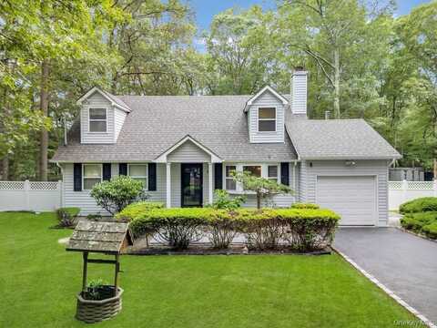 38 Pond Lane, Ridge, NY 11961