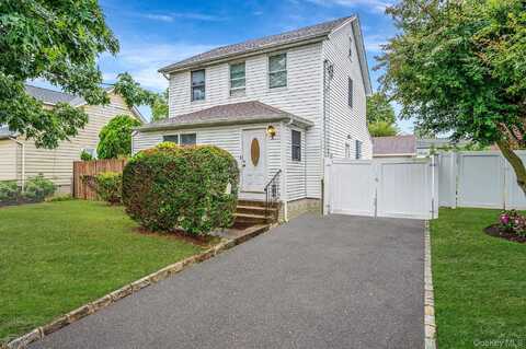 34 Frost Pond Road, Glen Cove, NY 11542
