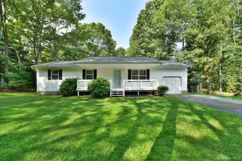 114 Halsey Manor Road, Manorville, NY 11949