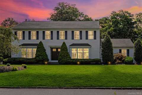 16 Mink Lane, East Setauket, NY 11733