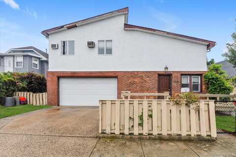 41 Newport Road, Island Park, NY 11558