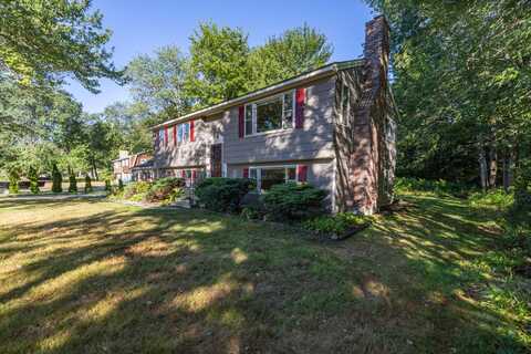 10 Somerset Place, Topsham, ME 04086