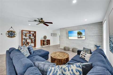 724 102nd, NAPLES, FL 34108