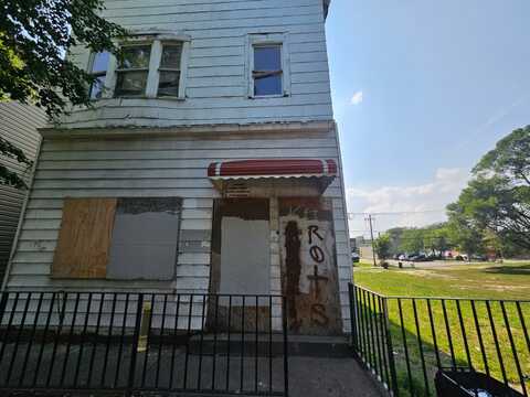 8714 S Houston Avenue, Chicago, IL 60617