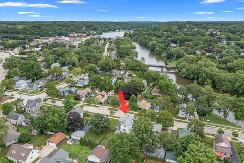 27 Center Street, Algonquin, IL 60102