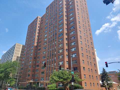 2909 N Sheridan Road, Chicago, IL 60657