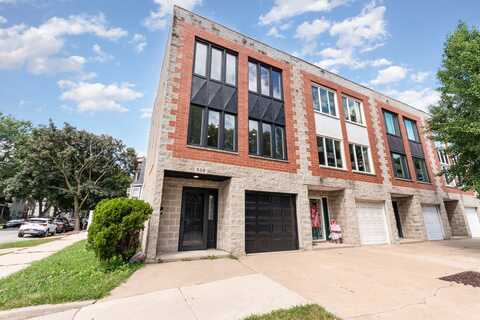 558 W 45th Street, Chicago, IL 60609
