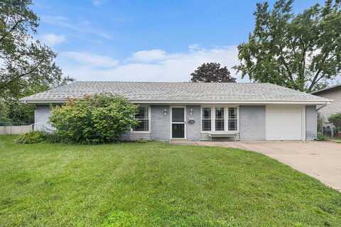 7784 Huntington Circle S, Hanover Park, IL 60133