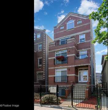 2840 N Damen Avenue, Chicago, IL 60618