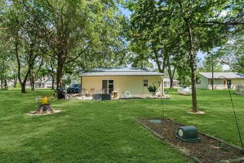 12 Armstrong Drive, Neoga, IL 62447