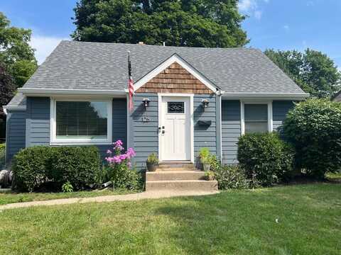 125 Maple Street, Crystal Lake, IL 60014