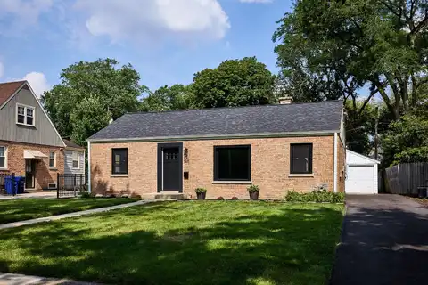 1411 College Avenue, Wheaton, IL 60187
