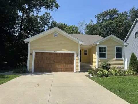 34450 N Hickory Lane, Round Lake, IL 60073