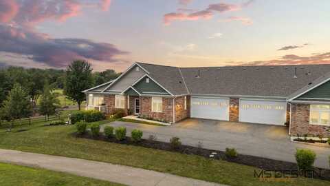 56 Briden Lane, Sycamore, IL 60178