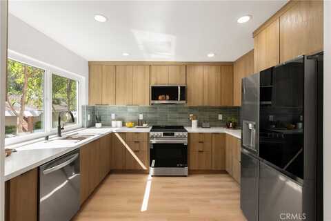6577 E Camino Vista, Anaheim, CA 92807