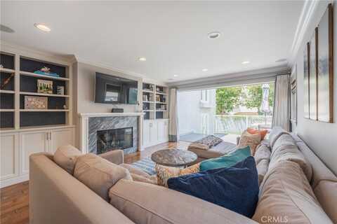 1301 Oak Avenue, Manhattan Beach, CA 90266