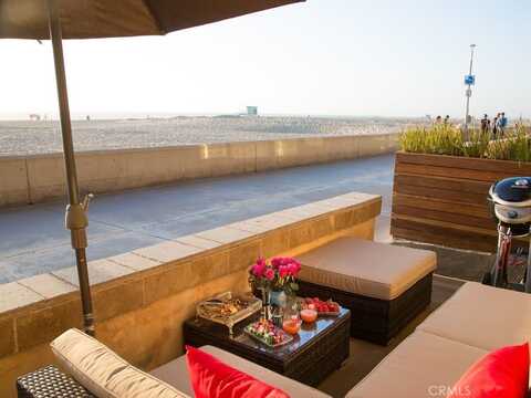 1728 The Strand, Hermosa Beach, CA 90254