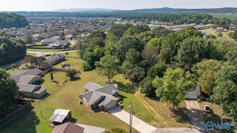 212 S Elton Circle NW, Meridianville, AL 35759