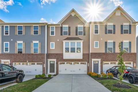 4021 N Steels Circle, Cuyahoga Falls, OH 44223