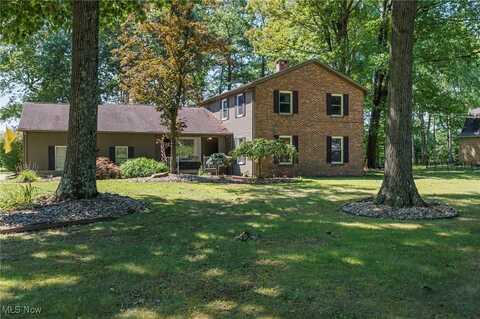 1929 Twin Oaks Drive, Girard, OH 44420