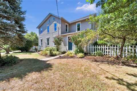 295 Baird Avenue SE, Paris, OH 44669