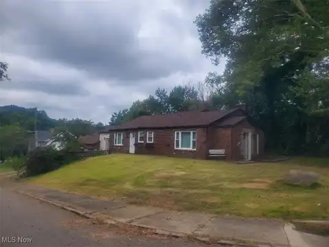 1105 Ridge Road NW, Canton, OH 44703