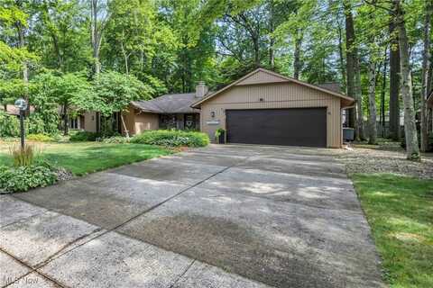 10353 Oak Branch Trail, Strongsville, OH 44149