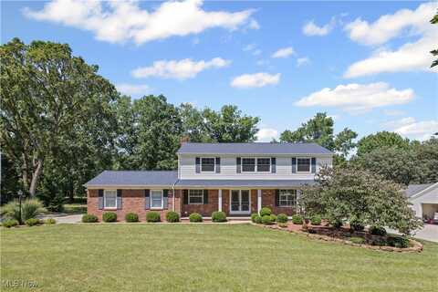 9615 Whitewood Road, Brecksville, OH 44141