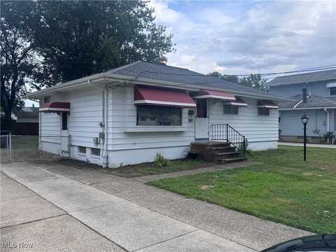 6381 Smith Road, Brook Park, OH 44142