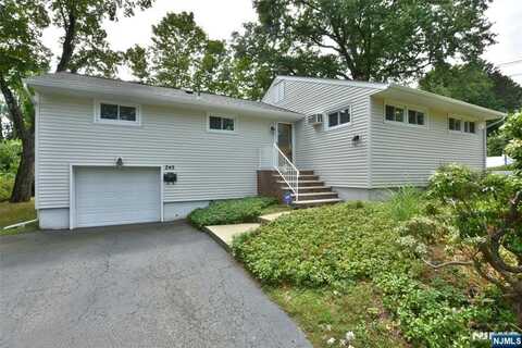 245 Wierimus Lane, Hillsdale, NJ 07642