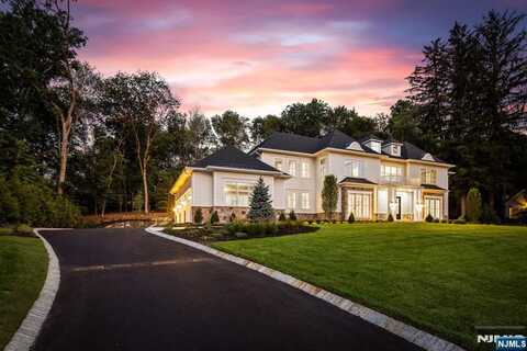 309 Green Ridge Road, Franklin Lakes, NJ 07417