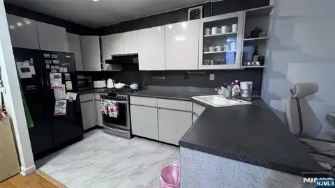 2200 N Central Road 10C, Fort Lee, NJ 07024