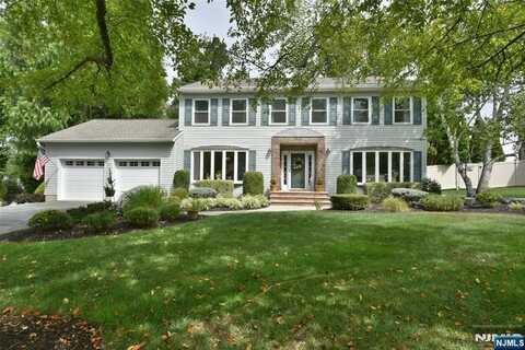 8 Wheeler Road, Wayne, NJ 07470