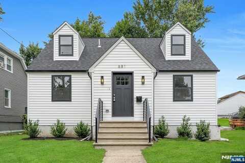 681 Maple Avenue, Ridgefield, NJ 07657
