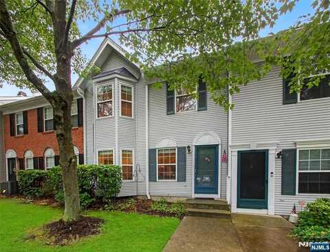 2115 Henry Court, Mahwah, NJ 07430
