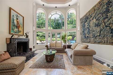 67 Adams Drive, Cresskill, NJ 07626