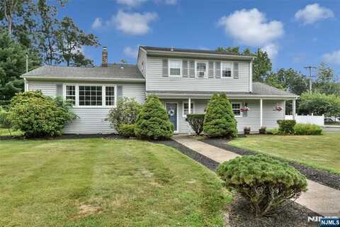 32 Braemar Drive, Wayne, NJ 07470