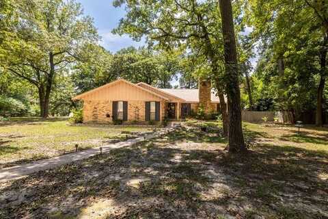 1826 Hollybrook Dr, Nacogdoches, TX 75965