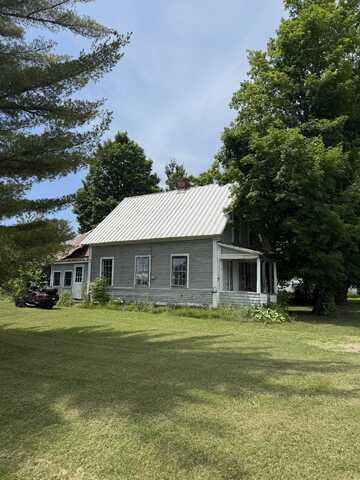 137 South Pleasant Street, Troy, VT 05868