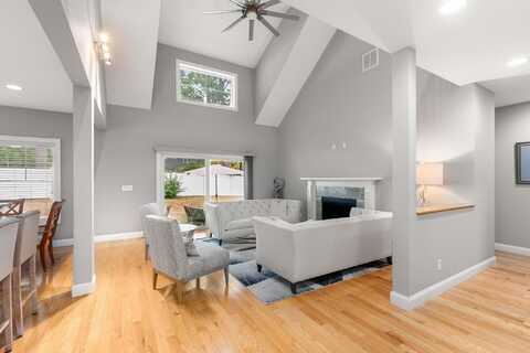 16 Red Barn Drive, Dover, NH 03820