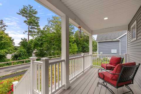 16 Red Barn Drive, Dover, NH 03820